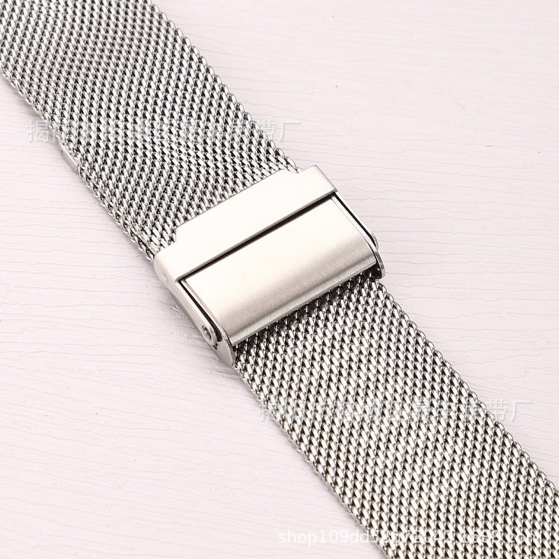 Close-up of adjustable Milanese smartwatch band