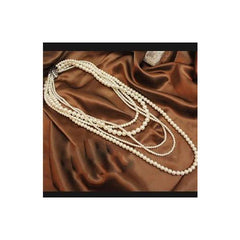 Vintage-Inspired Pearl Necklace styling