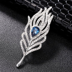 Stylish Nordic floral brooch with rhinestone accents - Image 1
