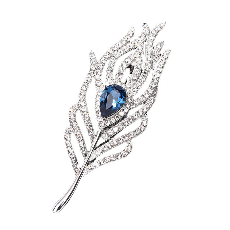 Fashion accessory brooch on clothing - Image 5