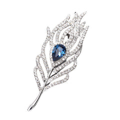 Fashion accessory brooch on clothing - Image 5