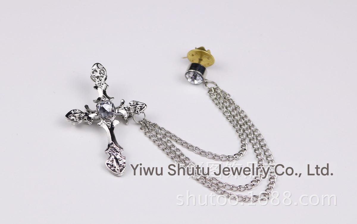 Brooch displayed against a neutral background