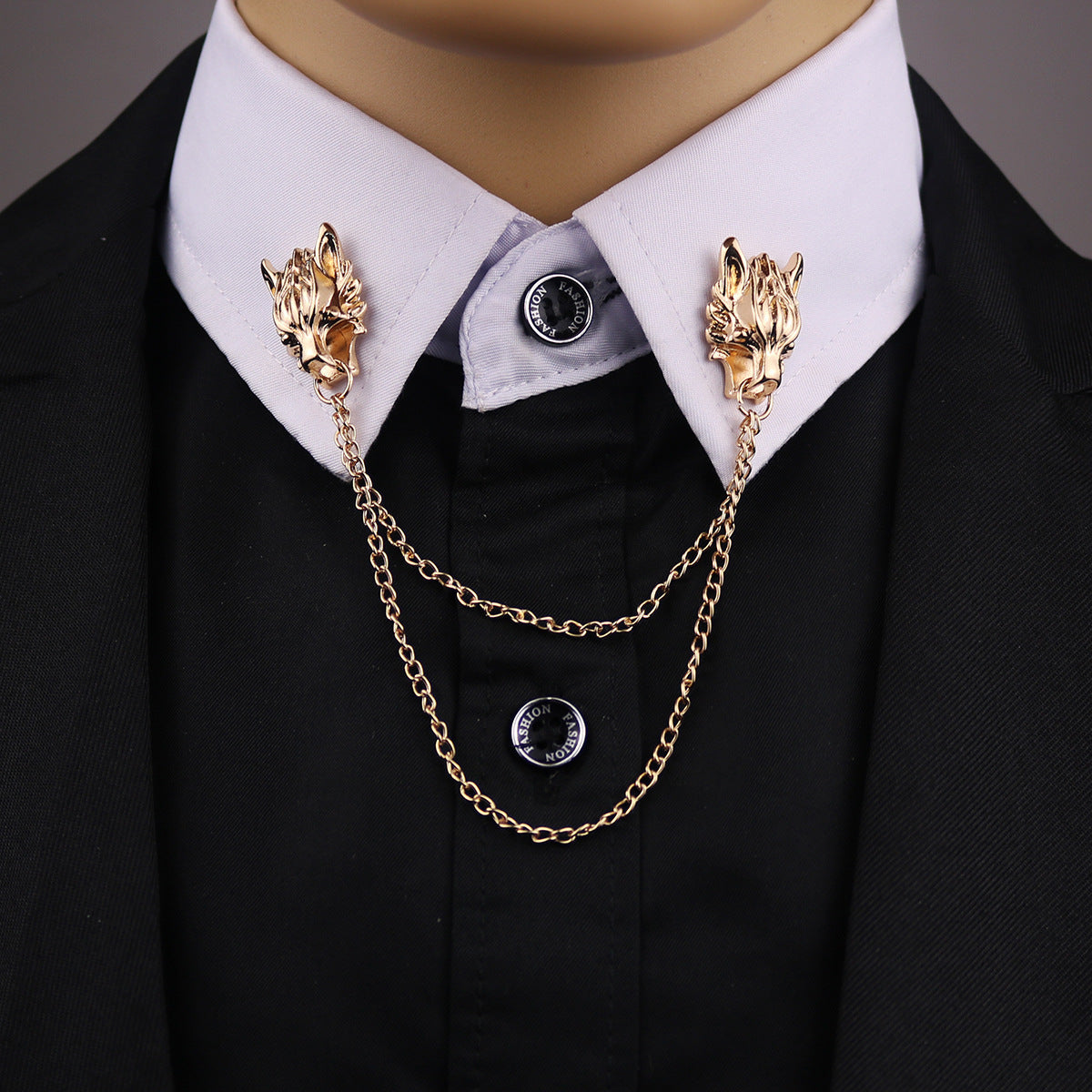 Stylish Alloy Wolf Head Brooch Image 1