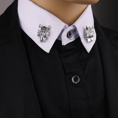 Unique Wolf Design Brooch Feature
