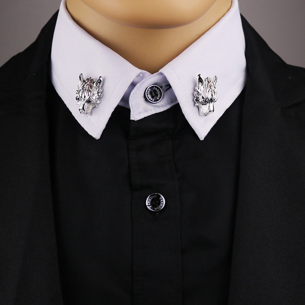 Silver Wolf Head Pin Display