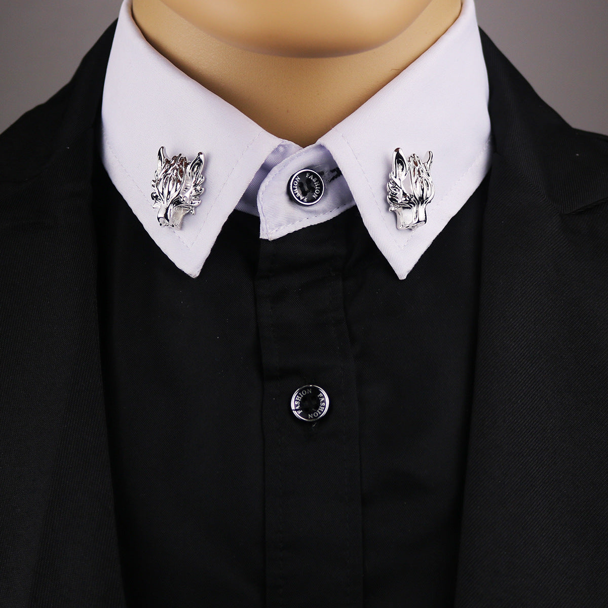 Silver Wolf Head Pin Display