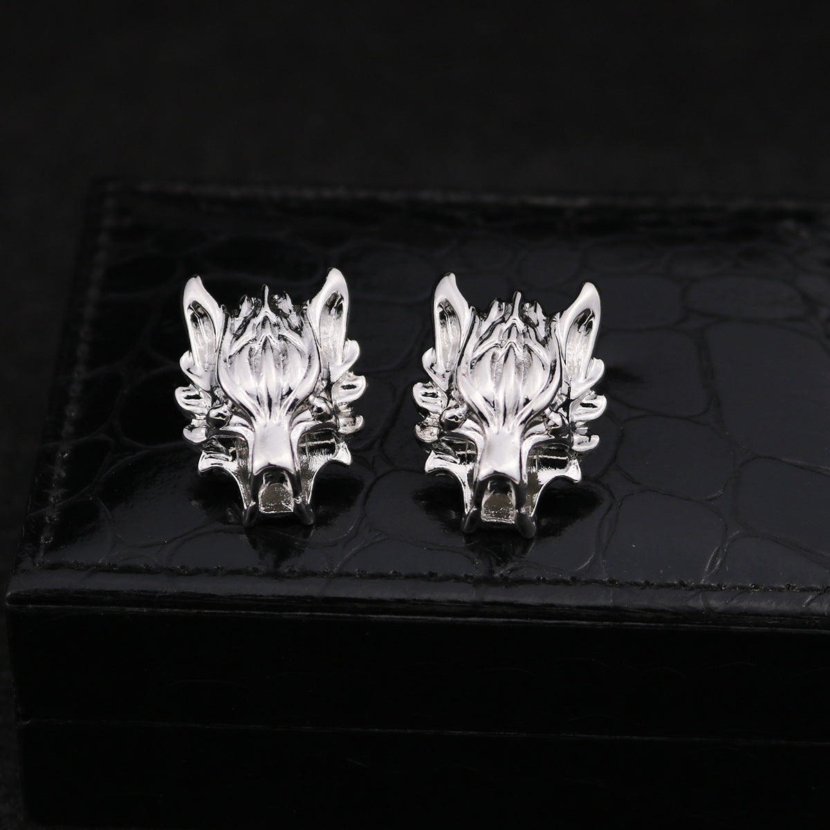 Fashionable Alloy Brooch Angle View