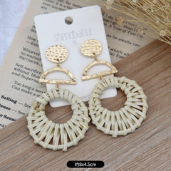 Fashionable Handmade Earrings Image 5