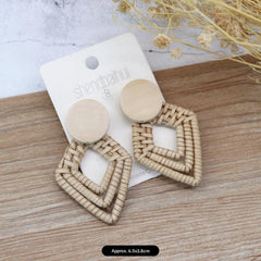 Stylish Women's Earrings Image 7