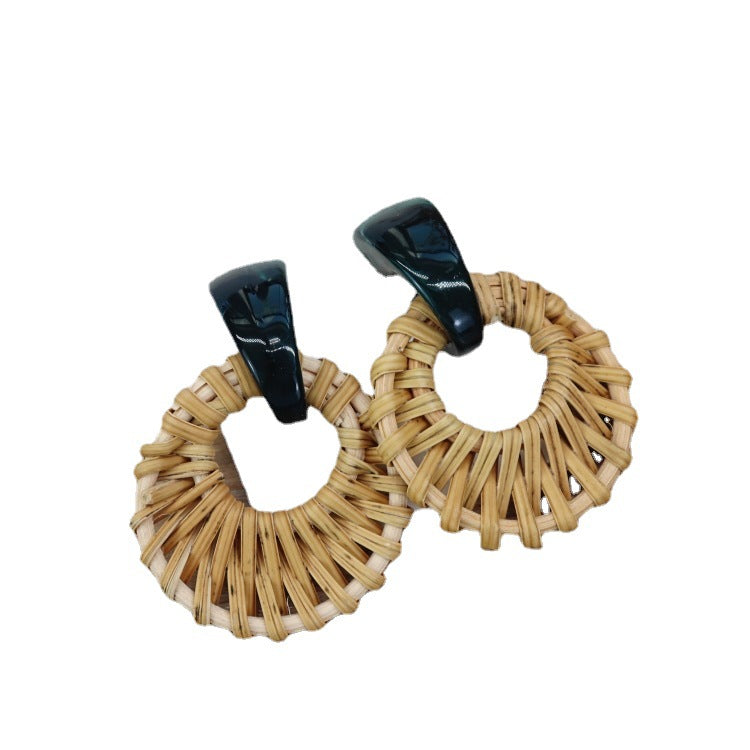 Fashionable Handmade Earrings Image 5