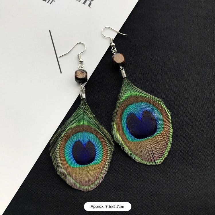 Vintage chic earrings in display image 3