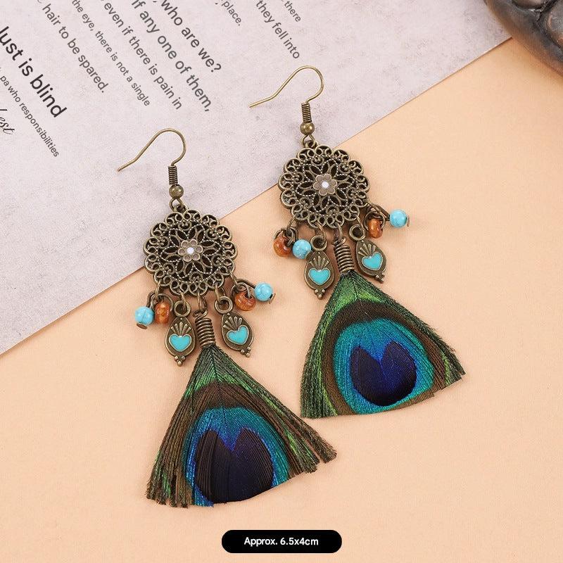 Vintage chic earrings in display image 3