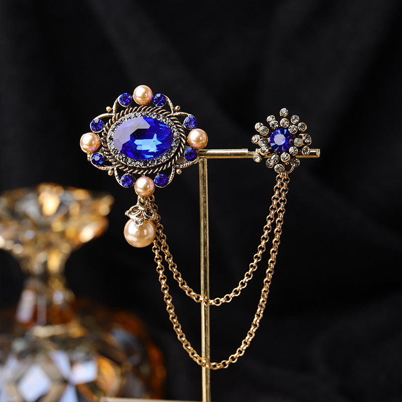 Vintage Baroque Rhinestone Necklace Brooch Set display image