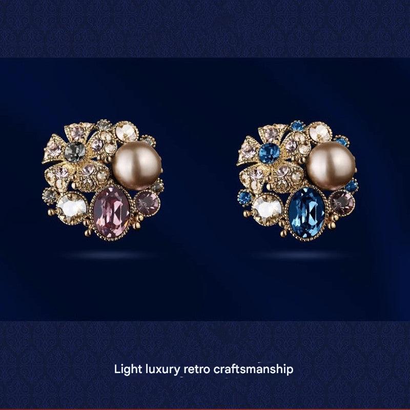 Chic Pearl Pin Image 2