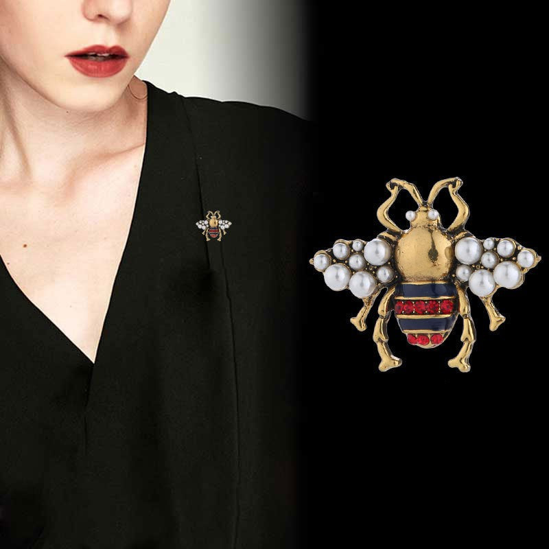 Charming animal pin brooch - Dragonfly design