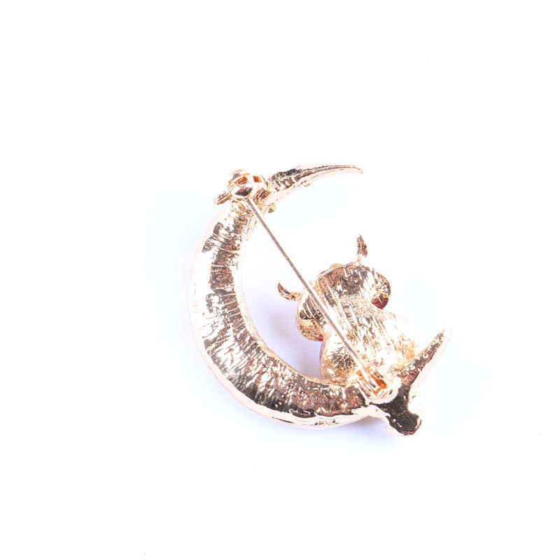 Stylish Owl Moon Brooch Design