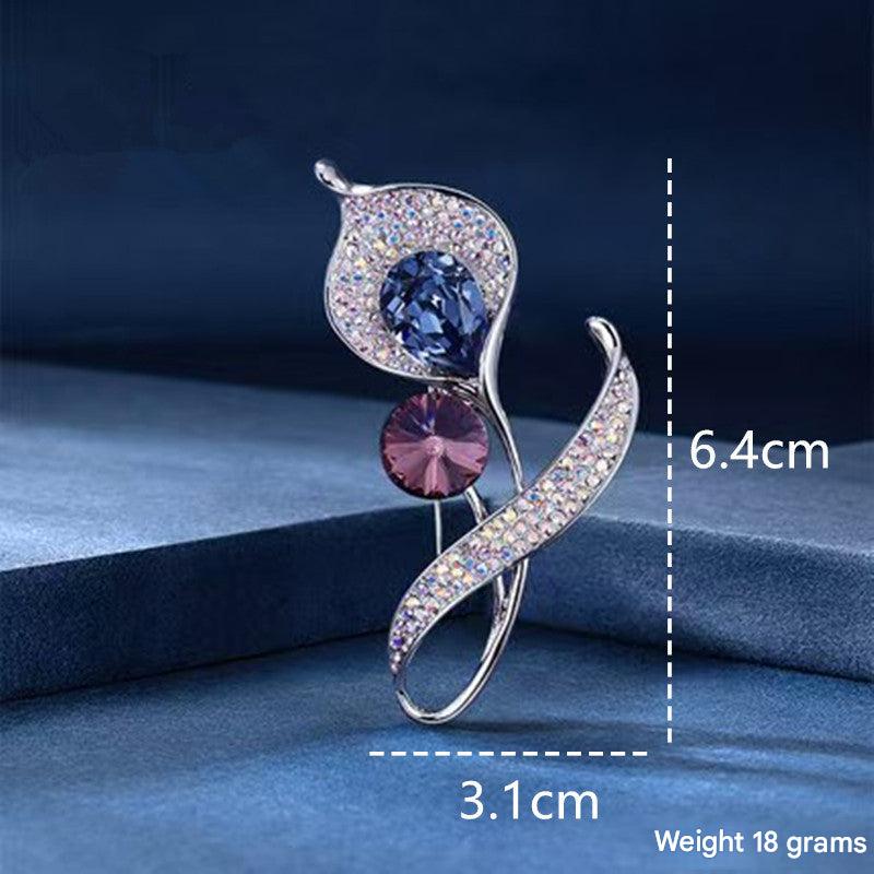 Versatile unisex brooch showcased for gifting