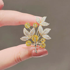 Nature motif brooch for elegant styling
