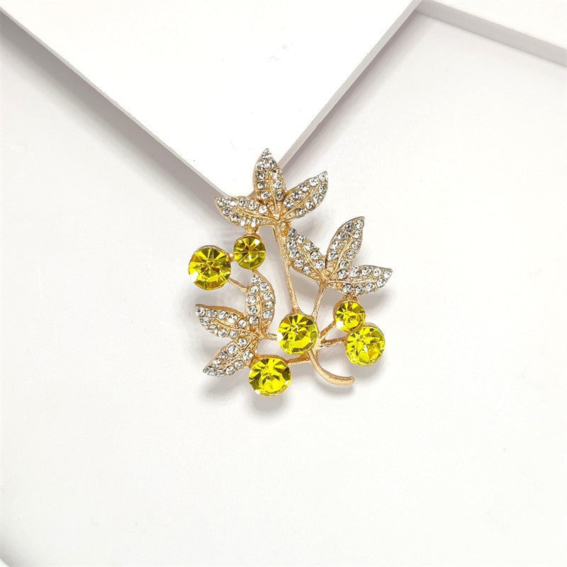 Stylish women brooch for everyday wear