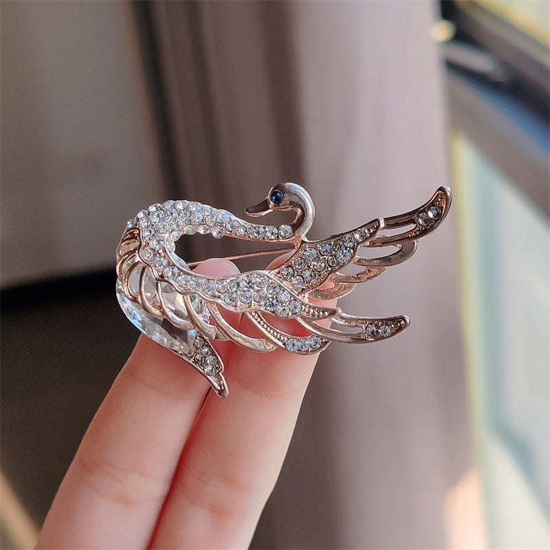 Fashionable Swan Brooch in elegant grey colour