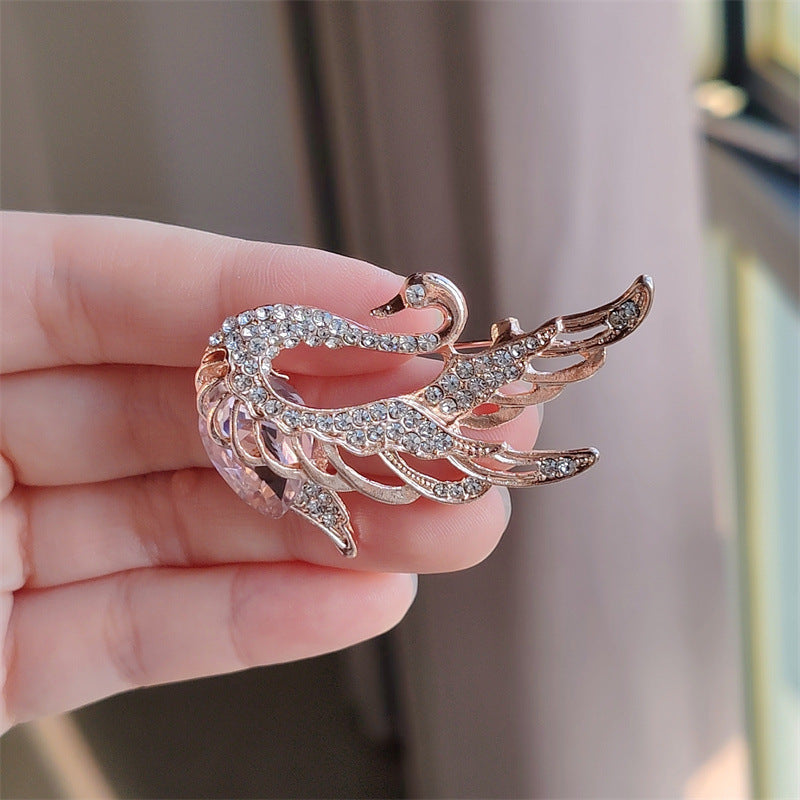 Stylish Women’s Brooch in classic white colour