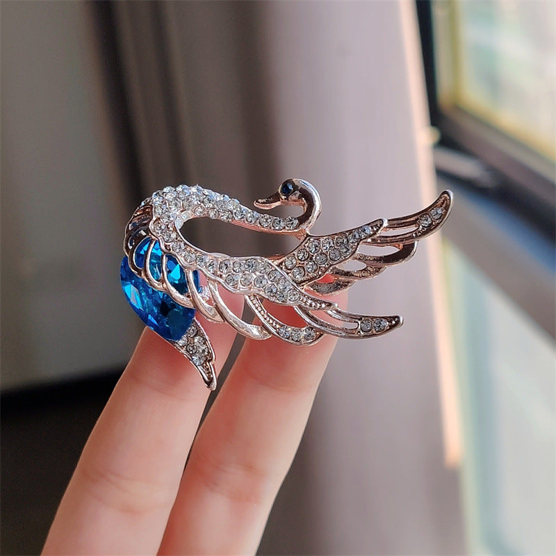 Fashionable Swan Brooch in elegant grey colour
