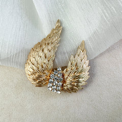 Closeup of Vintage Wing Lapel Pin Brooch Image 2