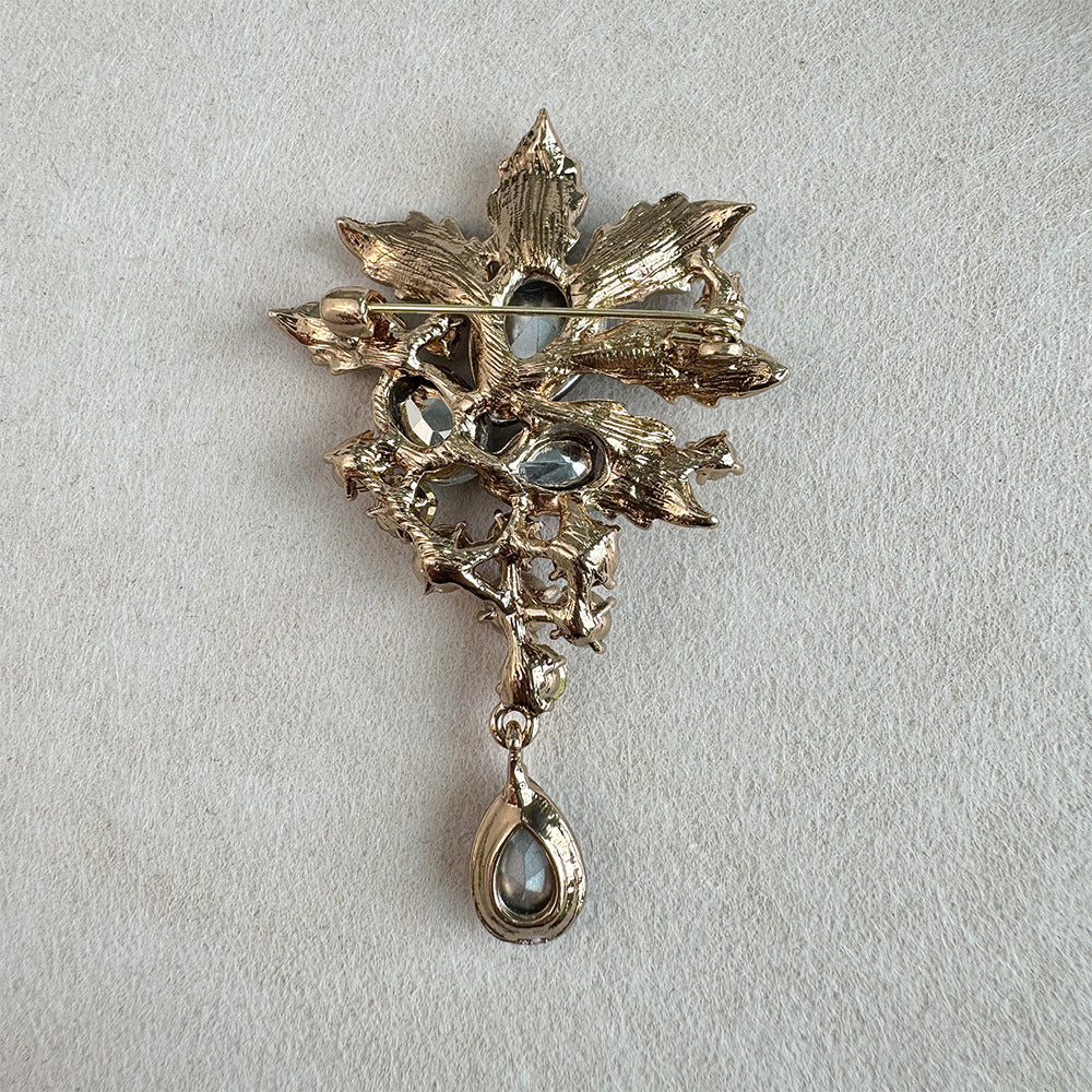 Luxurious Vintage Style Brooch for Women Image 4