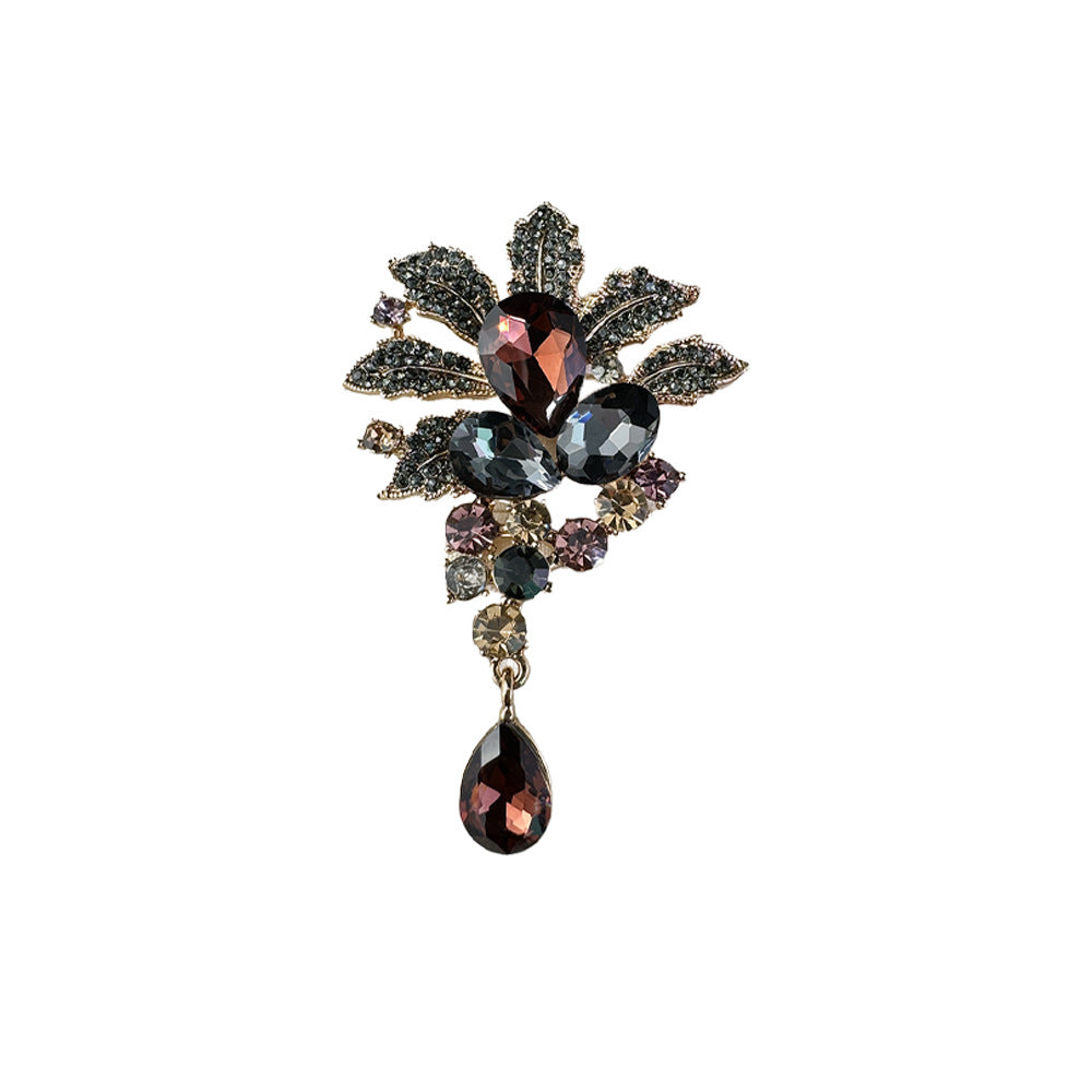 Gift Idea Brooch with Floral Design Image 5