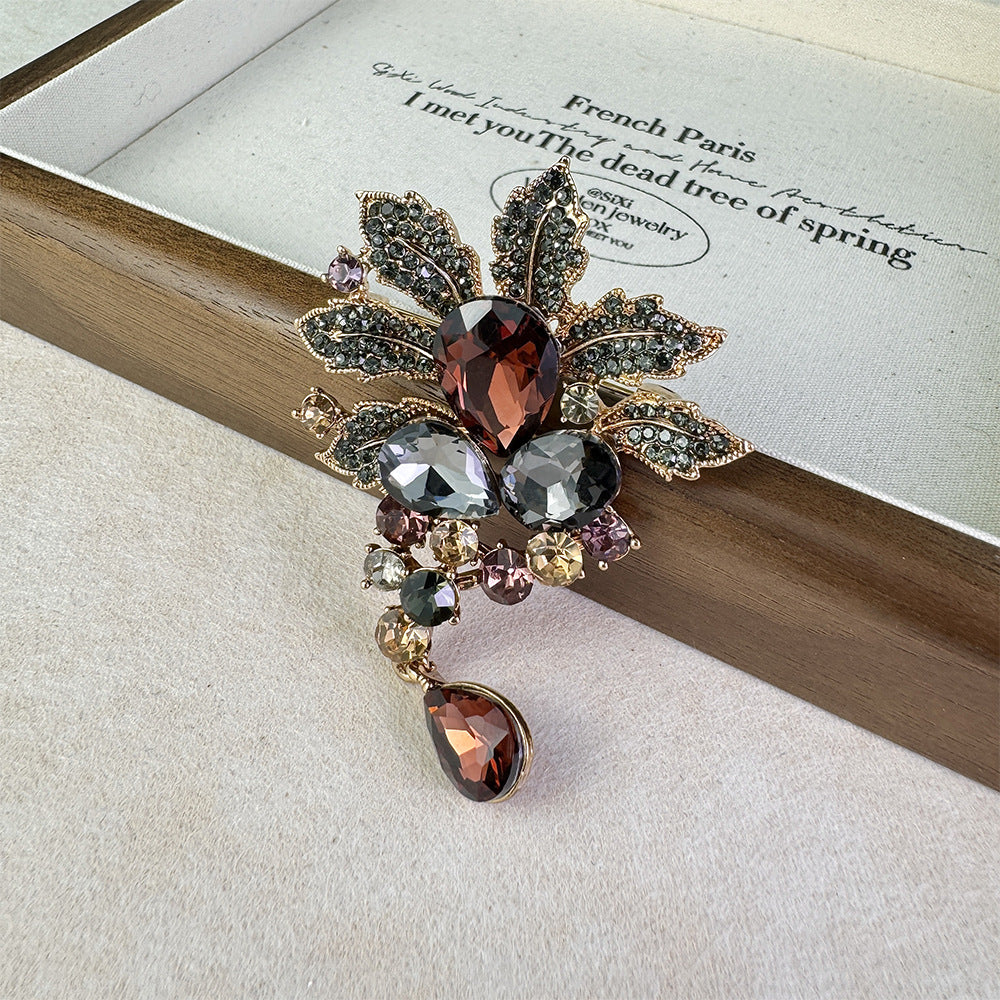 Elegant Coconut Tree Floral Brooch Image 1