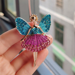 Fashion brooch accessory for fall outfits