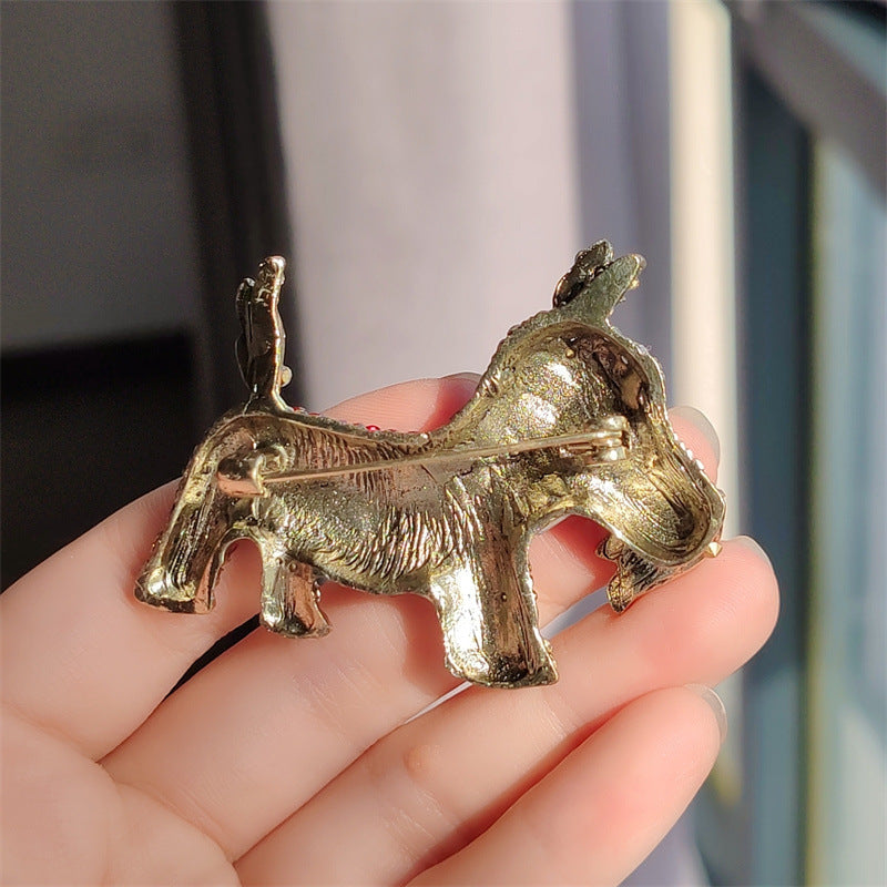 Elegantly designed dog brooch perfect for outfits