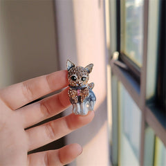 Charming cat motif brooch in close-up