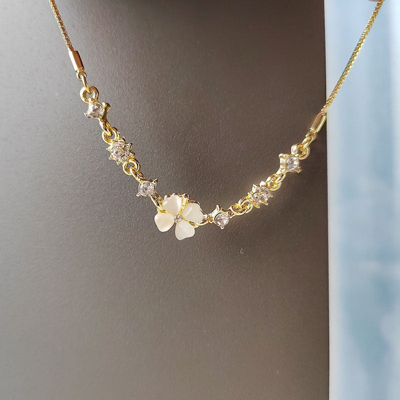 Quality craftsmanship of alloy star bracelet