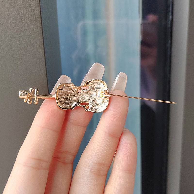 Display of various brooch styles