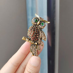 Glamorous blue owl brooch for women's fashion
