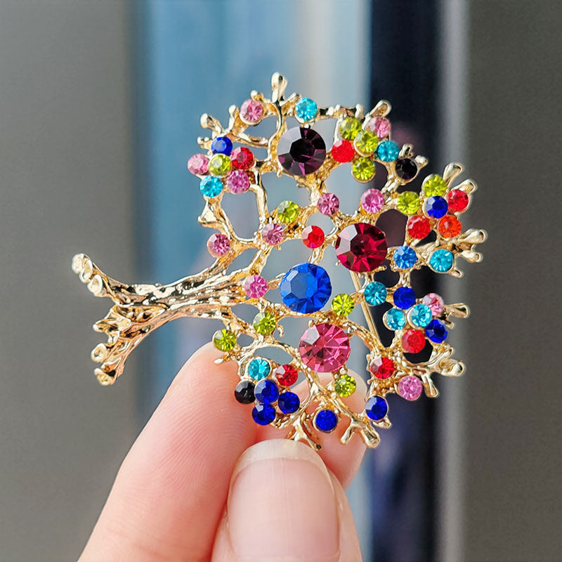 Stylish Christmas tree brooch for decoration