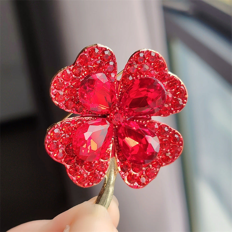 Sleek anti-slip cat eye stone brooch for women