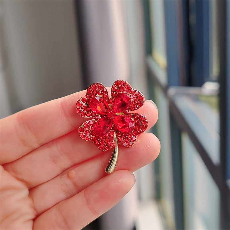 Versatile brooch suitable for formal wear