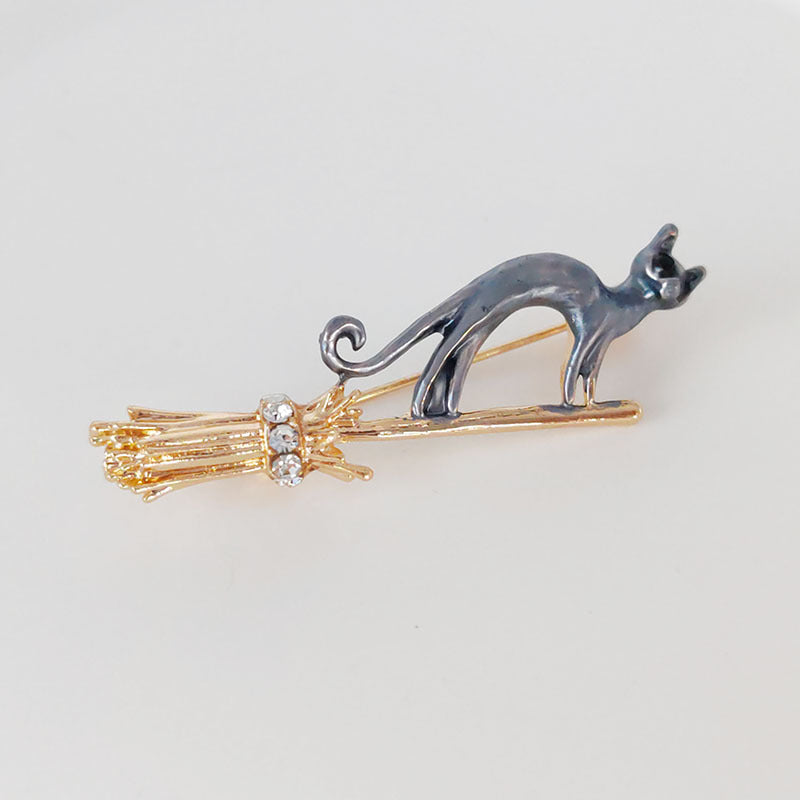 Fashion accessory with a playful cat design