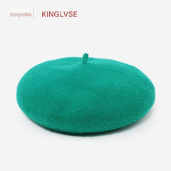 Chic white wool beret in stylish design