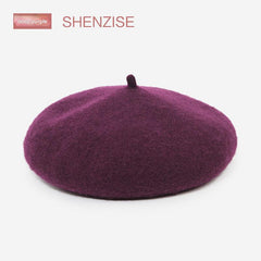 Chic white wool beret in stylish design