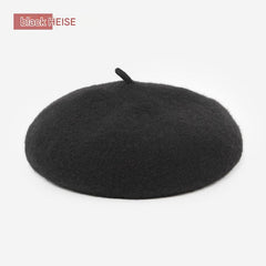 Chic white wool beret in stylish design