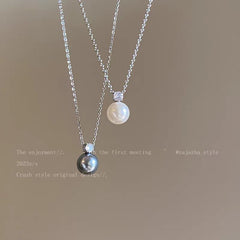 Chic Women's Silver Pearl Necklace Image 4