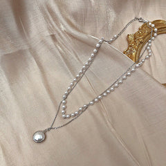 Chic Women's Silver Pearl Necklace Image 1