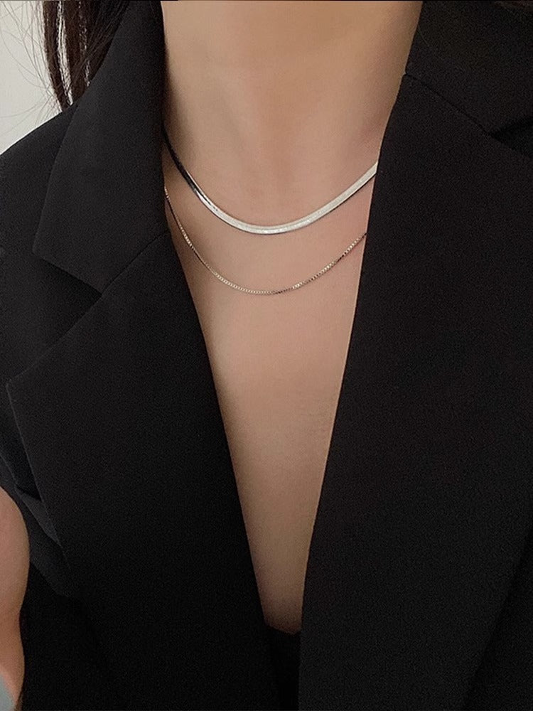 Stylish Snake Bone Choker Necklace Image 1