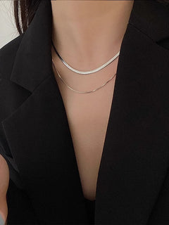 Stylish Snake Bone Choker Necklace Image 1