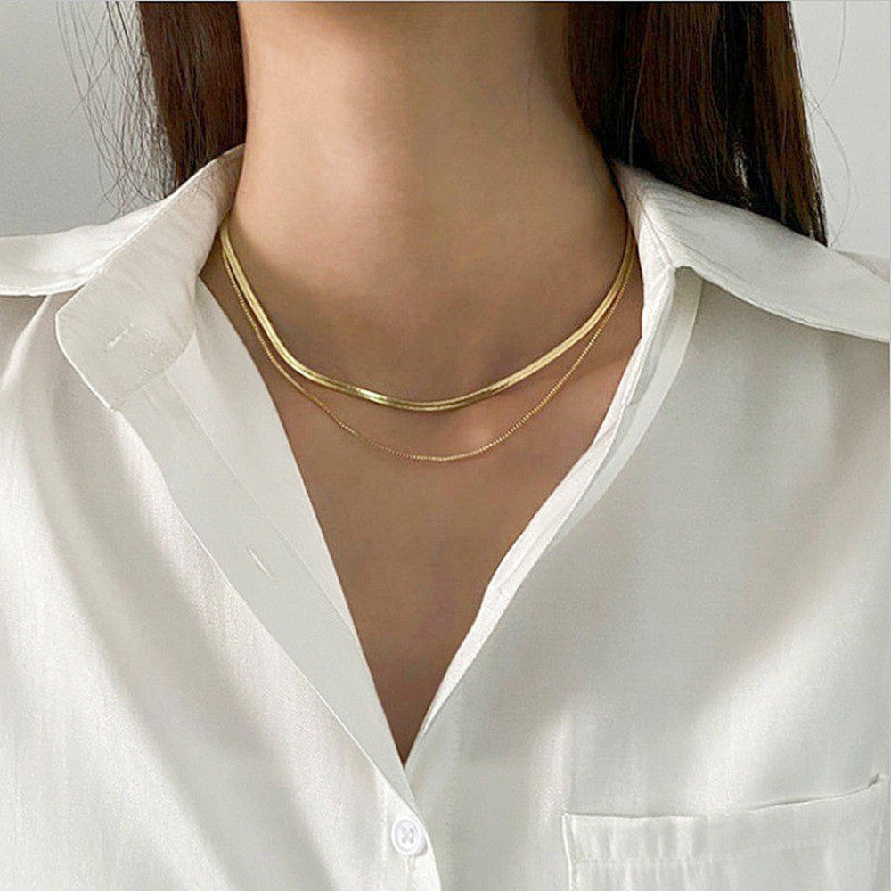 Choker Necklace Close-Up Showing Gold and Silver Finish Image 2