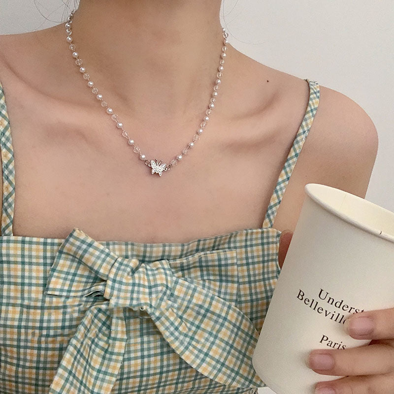 Stylish Women’s Choker Necklace styled outfit