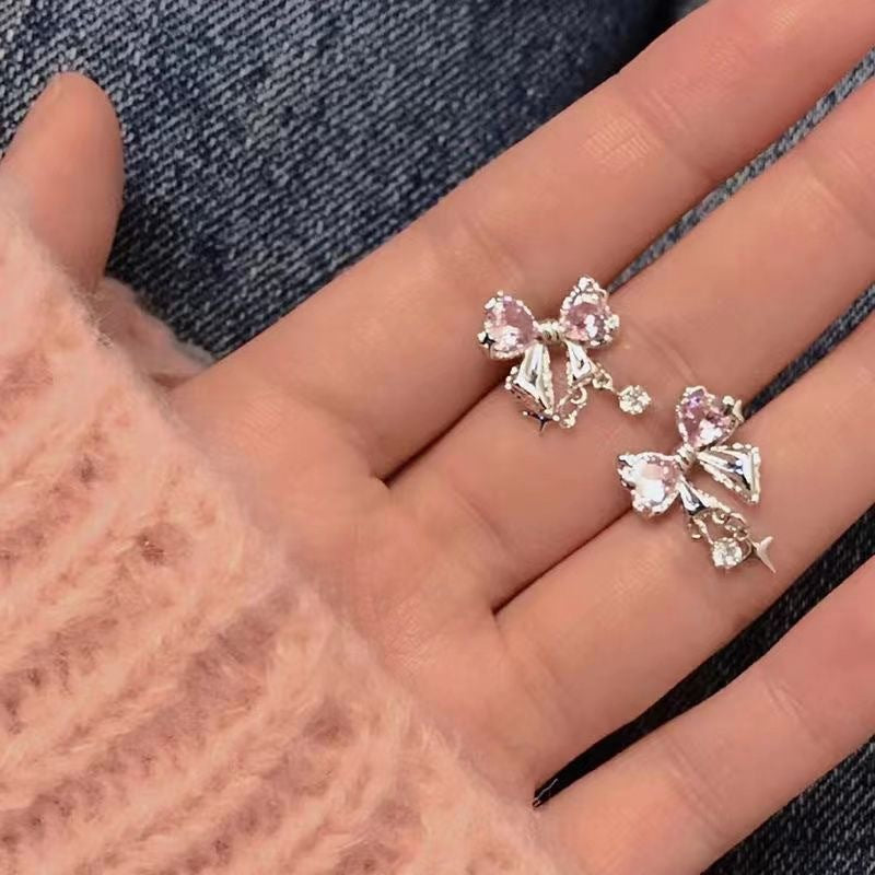 Stylish bowknot earrings showcasing the design image 3